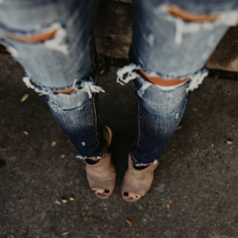 NWT Dark Rinse Ripped Skinny Stretch Jeans - Picture 5 of 7